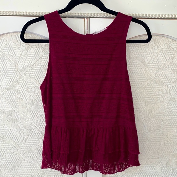 Lace Tank Top with buttons going down in the back - Picture 1 of 2